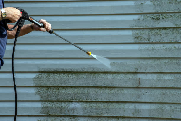 Best Pool Deck Cleaning  in Fairwood, WA